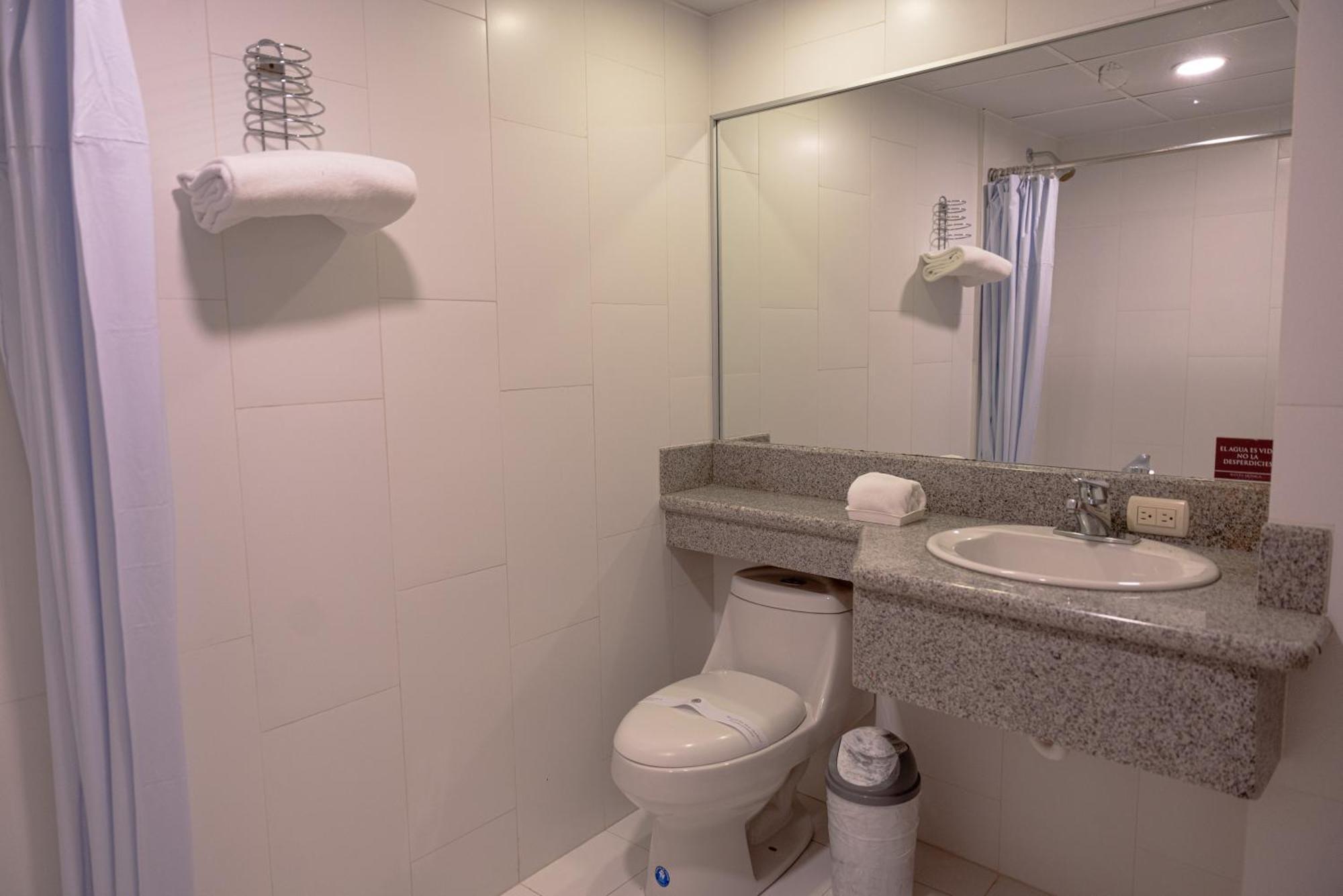 Hotel Santa Monica クエンカ エクステリア 写真
