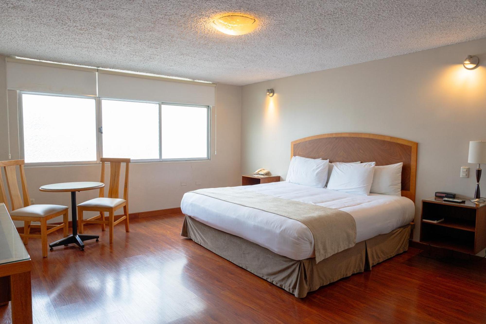 Hotel Santa Monica クエンカ エクステリア 写真